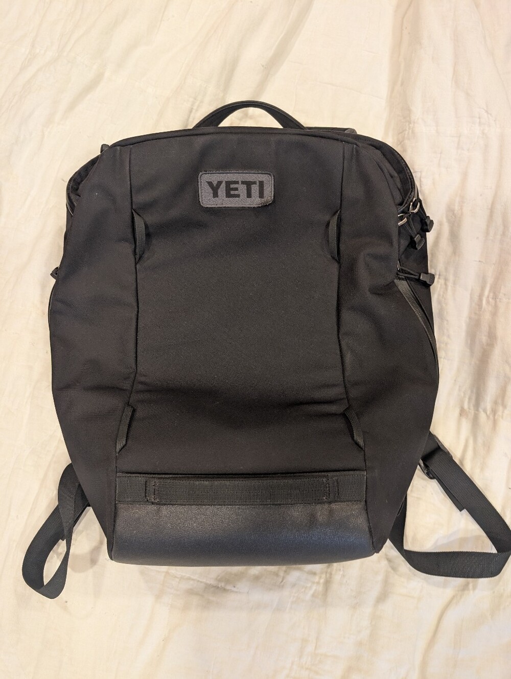 ​YETI Crossroads 22L Backpack Black Travel Laptop Bag Carry-on